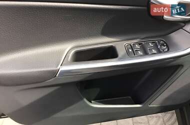 Внедорожник / Кроссовер Volvo XC60 2012 в 