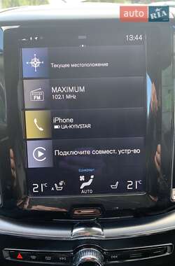 Внедорожник / Кроссовер Volvo XC60 2017 в 
