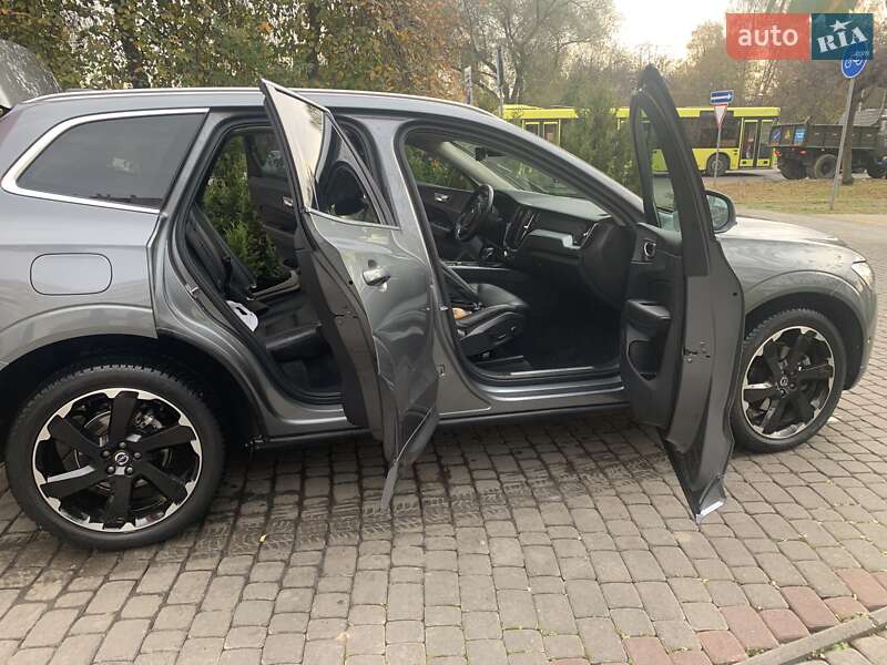 Внедорожник / Кроссовер Volvo XC60 2017 в Львове