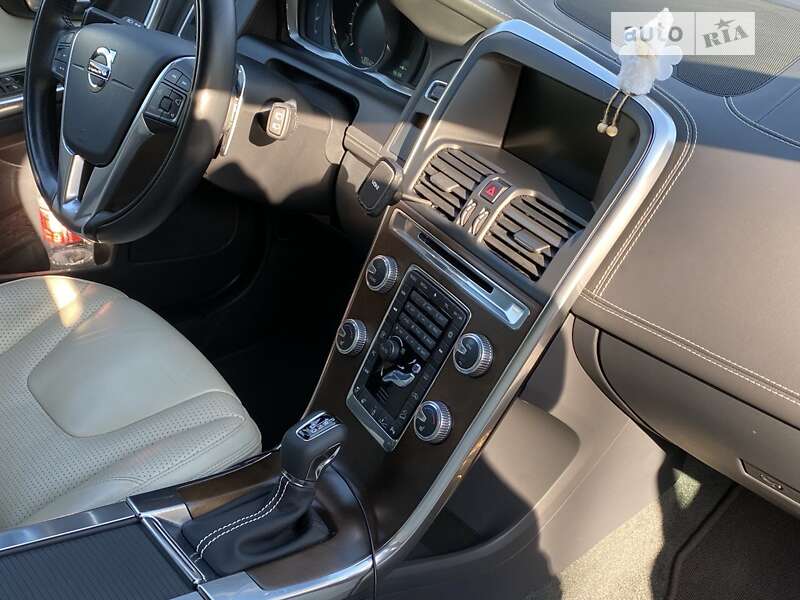 Внедорожник / Кроссовер Volvo XC60 2014 в Киеве