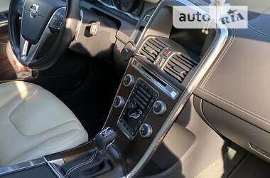 Внедорожник / Кроссовер Volvo XC60 2014 в 