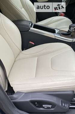 Внедорожник / Кроссовер Volvo XC60 2014 в 