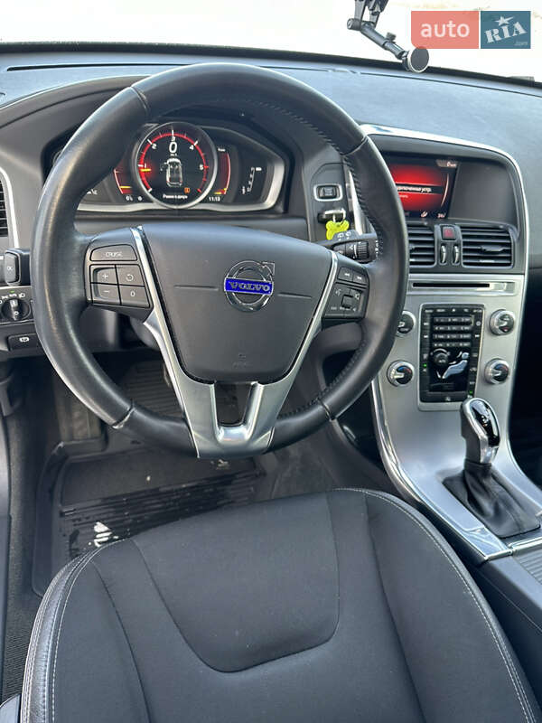 Внедорожник / Кроссовер Volvo XC60 2017 в Баре