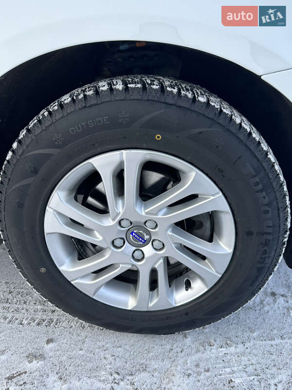 Внедорожник / Кроссовер Volvo XC60 2017 в Баре