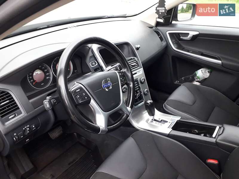 Внедорожник / Кроссовер Volvo XC60 2012 в Черновцах