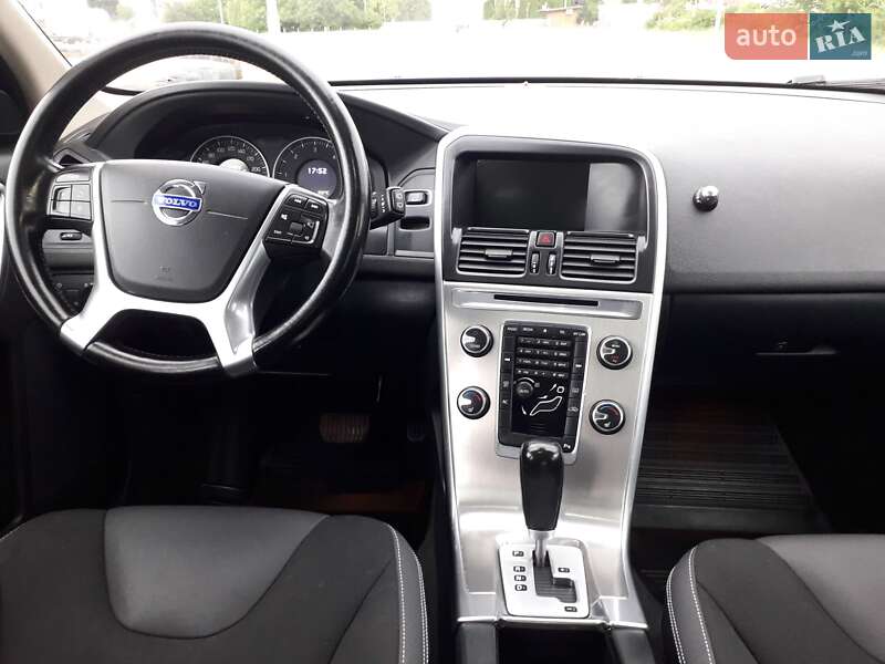 Внедорожник / Кроссовер Volvo XC60 2012 в Черновцах