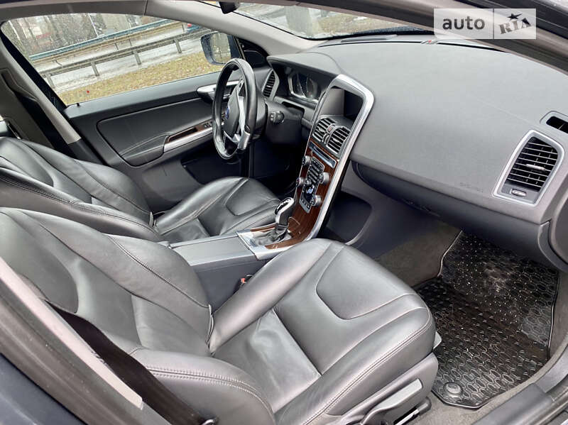 Внедорожник / Кроссовер Volvo XC60 2014 в Киеве