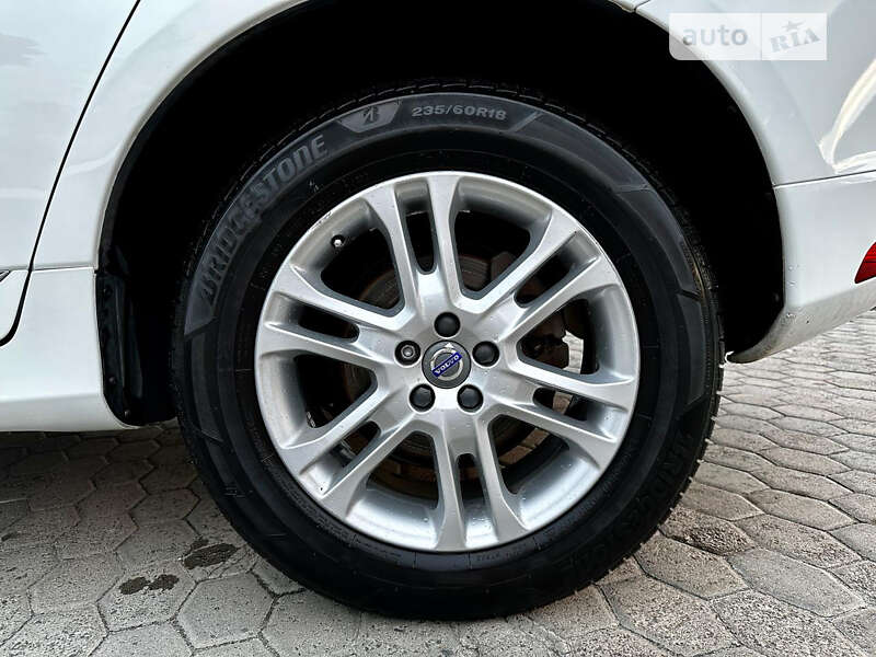 Внедорожник / Кроссовер Volvo XC60 2016 в Ровно