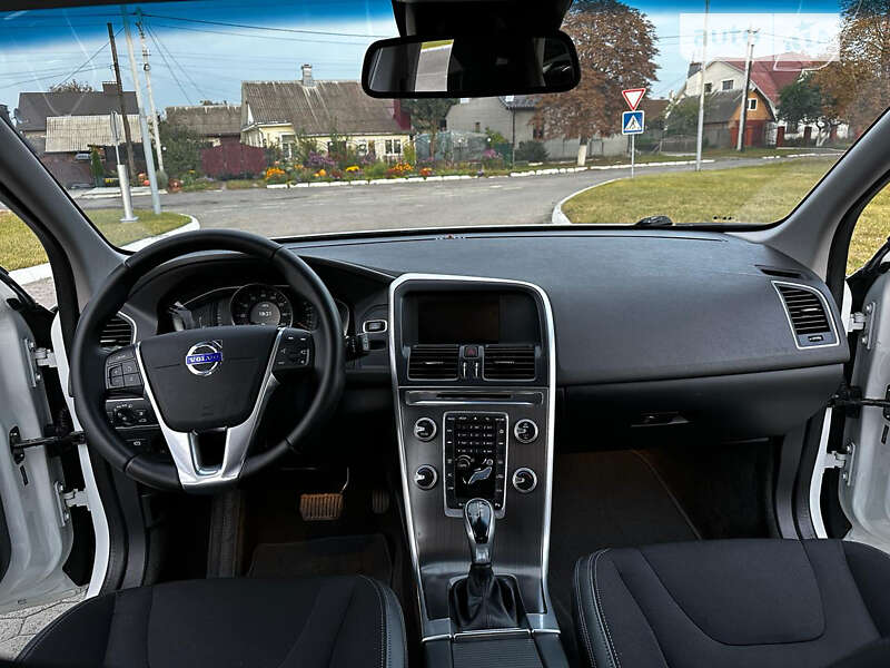 Внедорожник / Кроссовер Volvo XC60 2016 в Ровно
