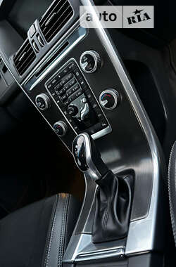 Внедорожник / Кроссовер Volvo XC60 2016 в 