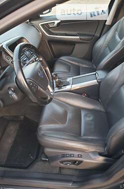 Внедорожник / Кроссовер Volvo XC60 2013 в 