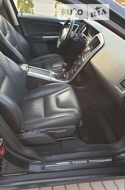 Внедорожник / Кроссовер Volvo XC60 2013 в 