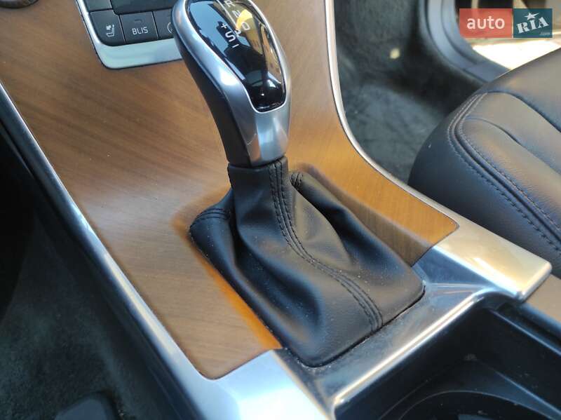 Внедорожник / Кроссовер Volvo XC60 2017 в Харькове
