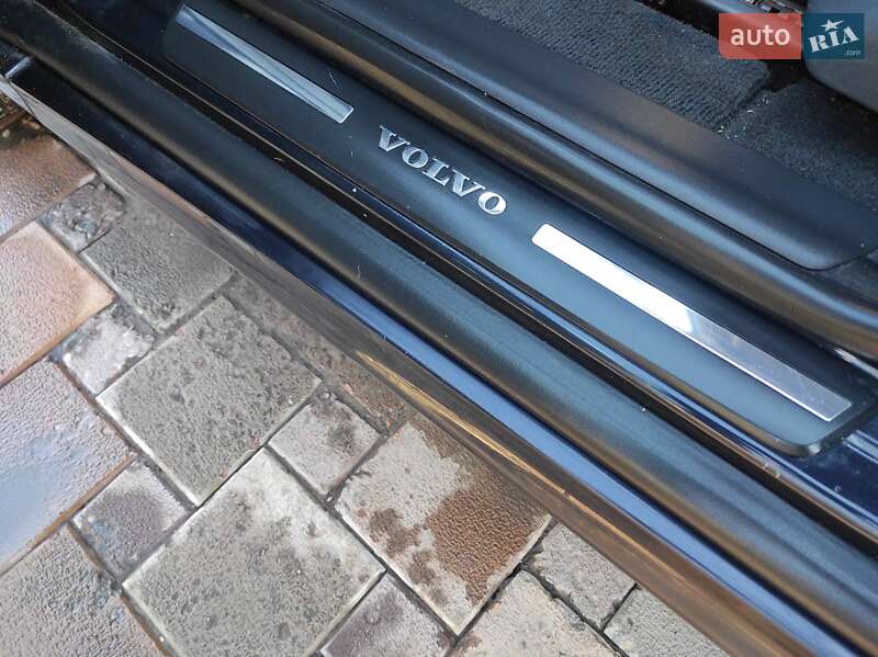 Внедорожник / Кроссовер Volvo XC60 2017 в Харькове