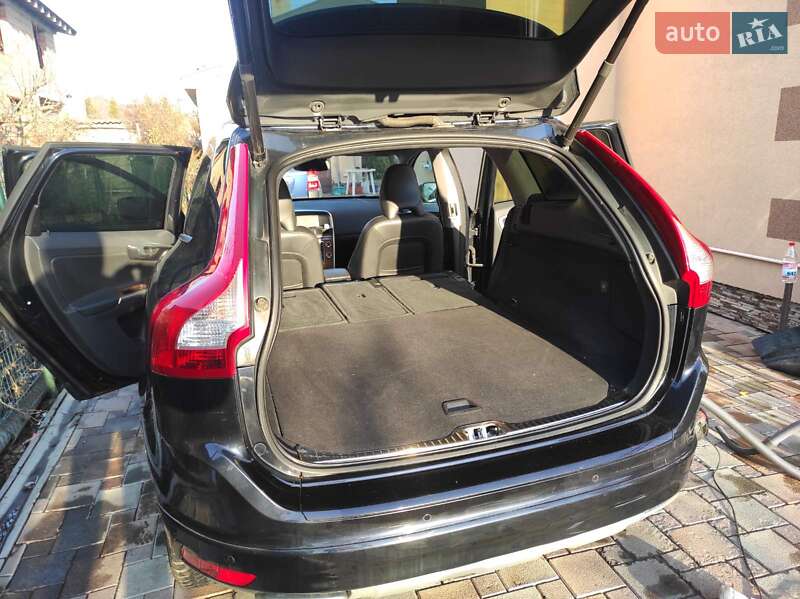 Внедорожник / Кроссовер Volvo XC60 2017 в Харькове