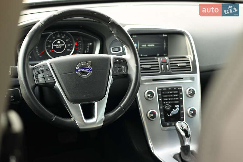 Позашляховик / Кросовер Volvo XC60 2017 в Києві