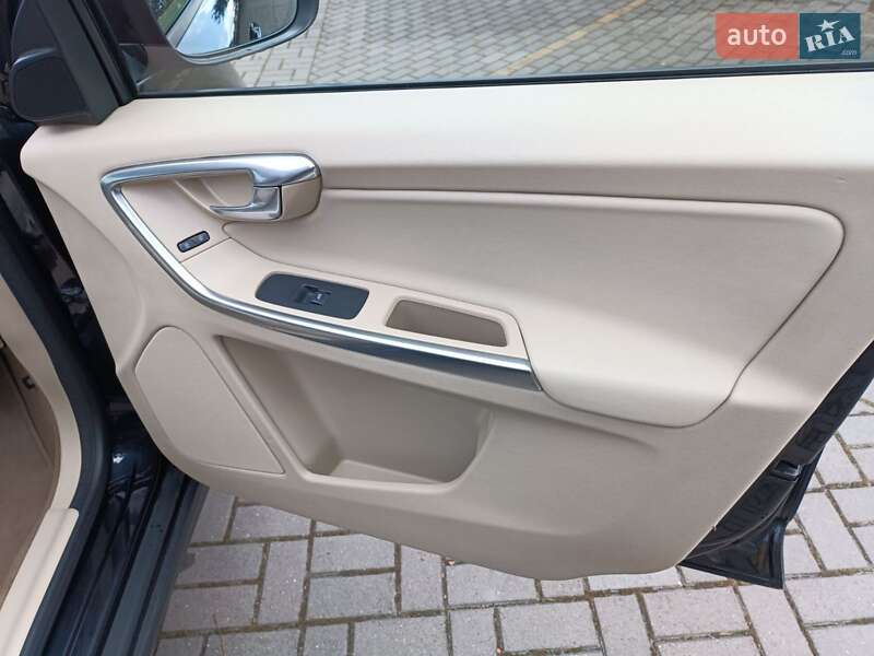 Внедорожник / Кроссовер Volvo XC60 2011 в Дрогобыче