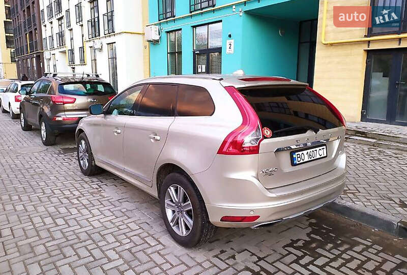 Внедорожник / Кроссовер Volvo XC60 2016 в Киеве