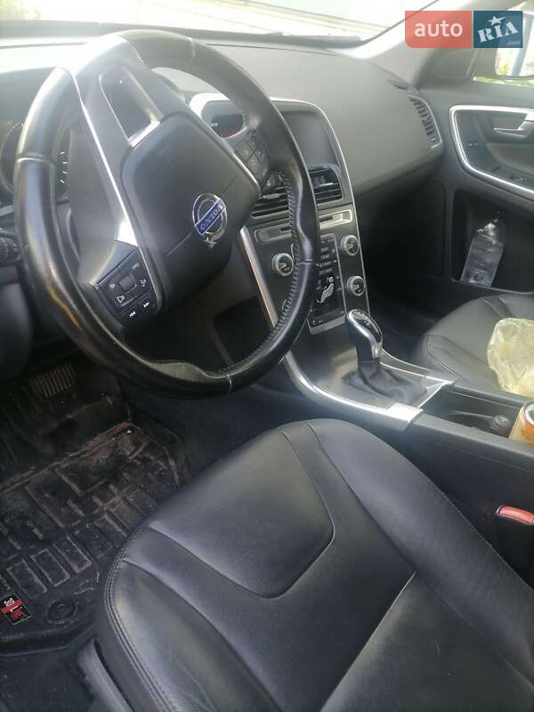Позашляховик / Кросовер Volvo XC60 2015 в Києві