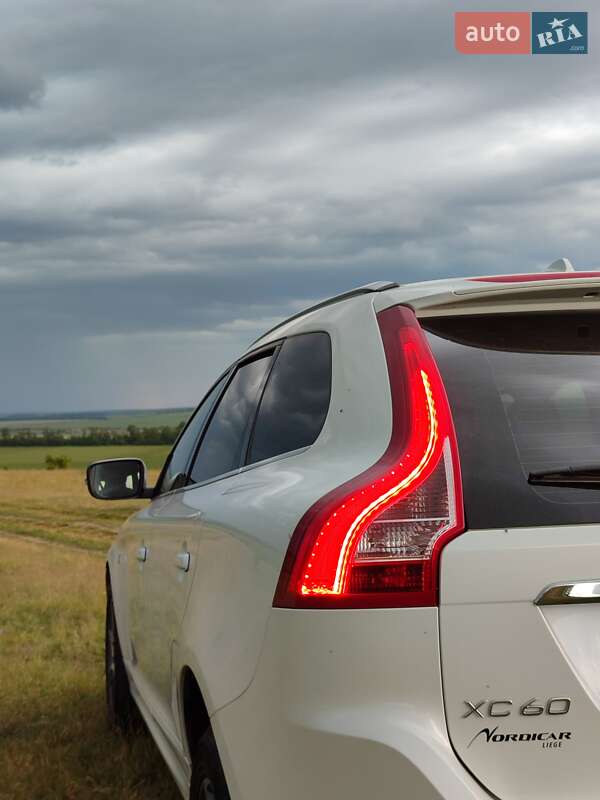 Внедорожник / Кроссовер Volvo XC60 2015 в Баре фото 25 Внедорожник / Кроссовер Volvo XC60 2015 в Баре