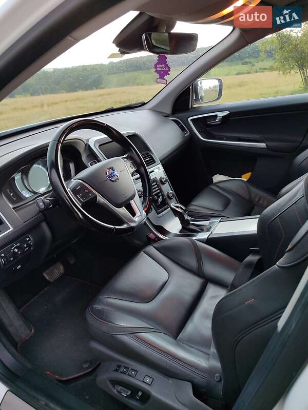 Внедорожник / Кроссовер Volvo XC60 2015 в Баре фото 34 Внедорожник / Кроссовер Volvo XC60 2015 в Баре