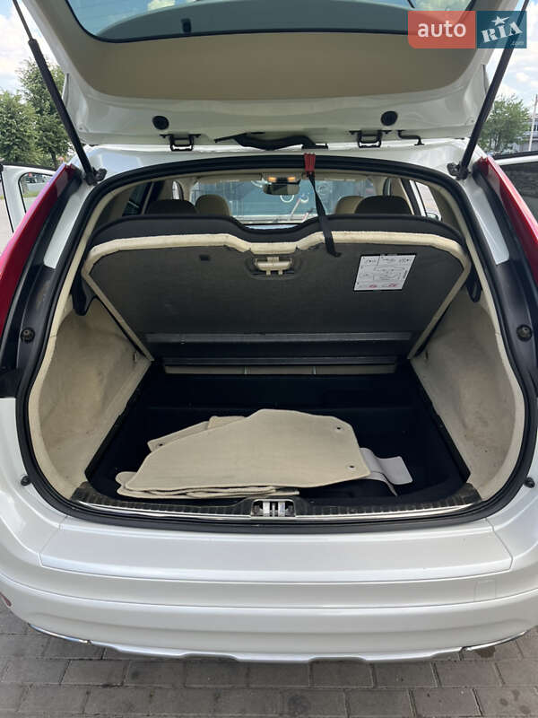 Внедорожник / Кроссовер Volvo XC60 2014 в Ивано-Франковске