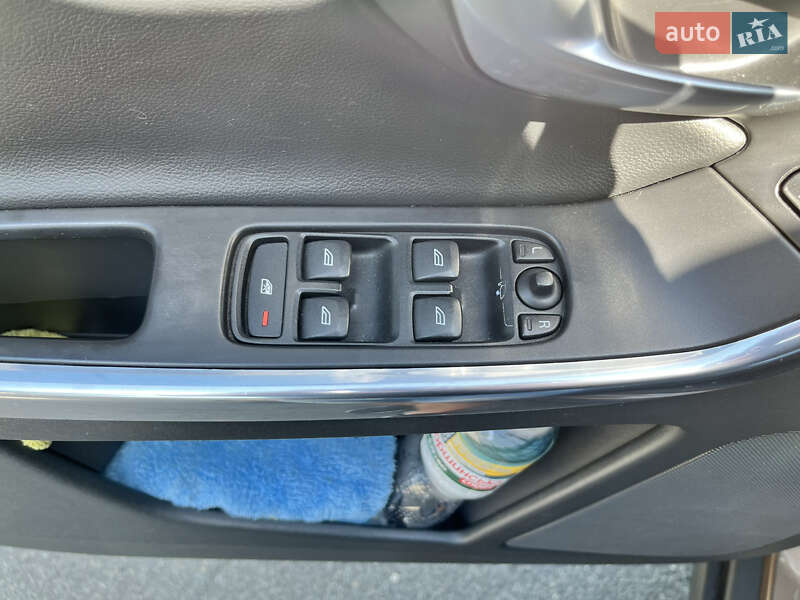 Позашляховик / Кросовер Volvo XC60 2012 в Києві