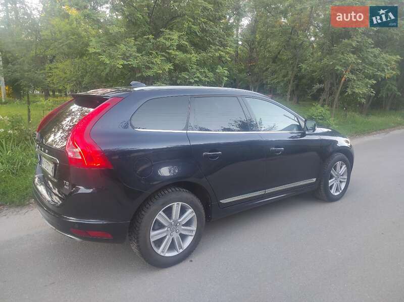 Внедорожник / Кроссовер Volvo XC60 2017 в Харькове