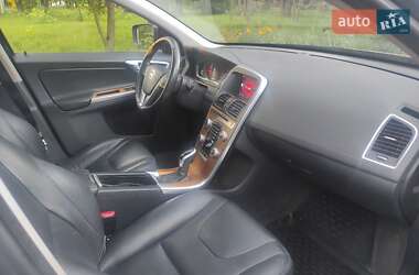 Внедорожник / Кроссовер Volvo XC60 2017 в 