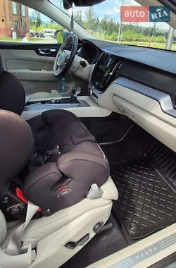 Позашляховик / Кросовер Volvo XC60 2018 в 