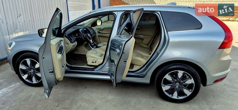 Внедорожник / Кроссовер Volvo XC60 2014 в Андрушевке