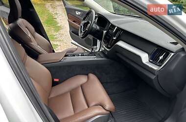 Внедорожник / Кроссовер Volvo XC60 2019 в 