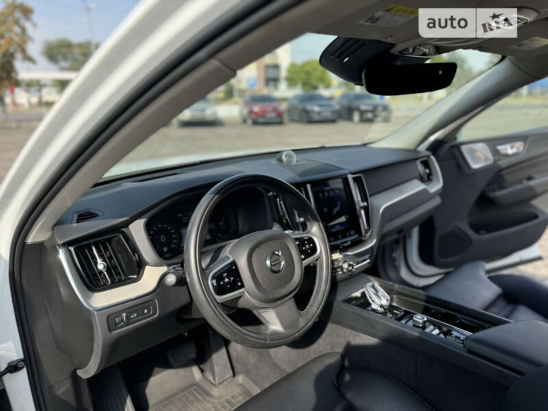 Внедорожник / Кроссовер Volvo XC60 2020 в Днепре