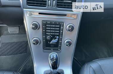 Внедорожник / Кроссовер Volvo XC60 2016 в 