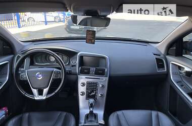 Внедорожник / Кроссовер Volvo XC60 2016 в 