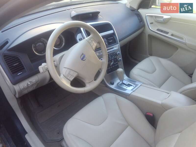 Внедорожник / Кроссовер Volvo XC60 2010 в Луцке