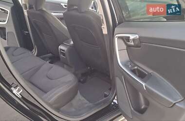 Позашляховик / Кросовер Volvo XC60 2015 в 