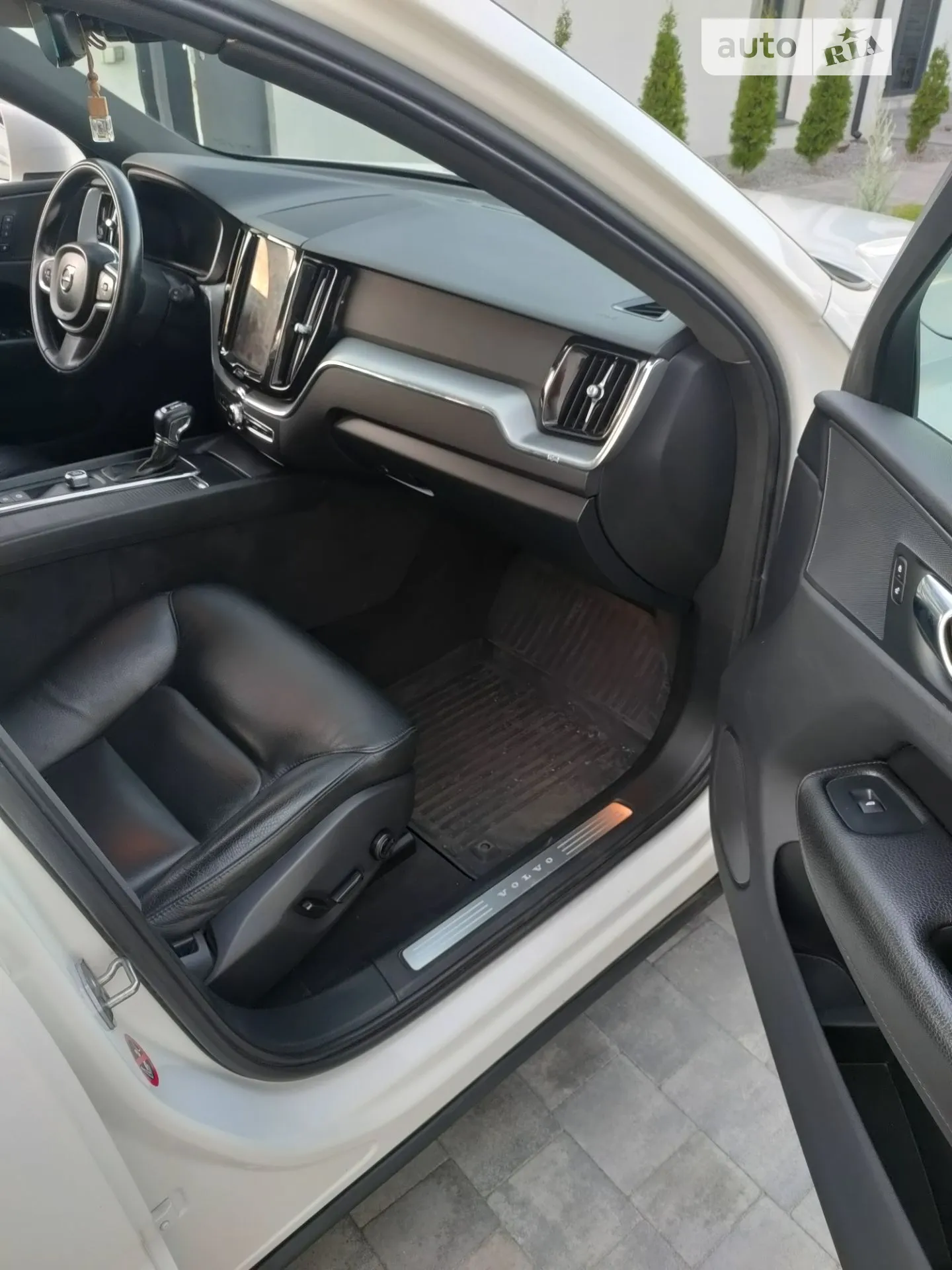 2018 Volvo XC60 - мініатюра 8