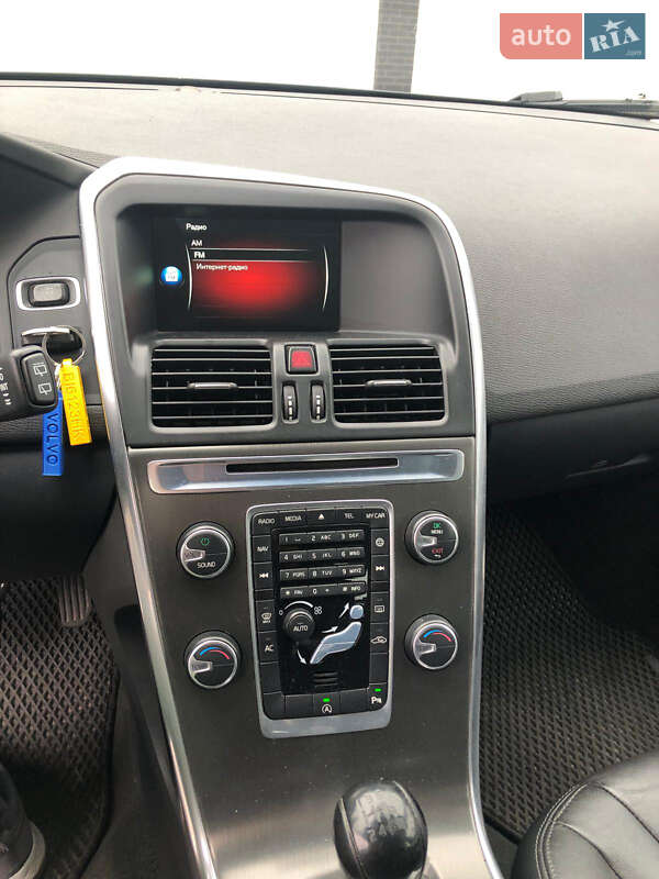 Внедорожник / Кроссовер Volvo XC60 2014 в Светловодске