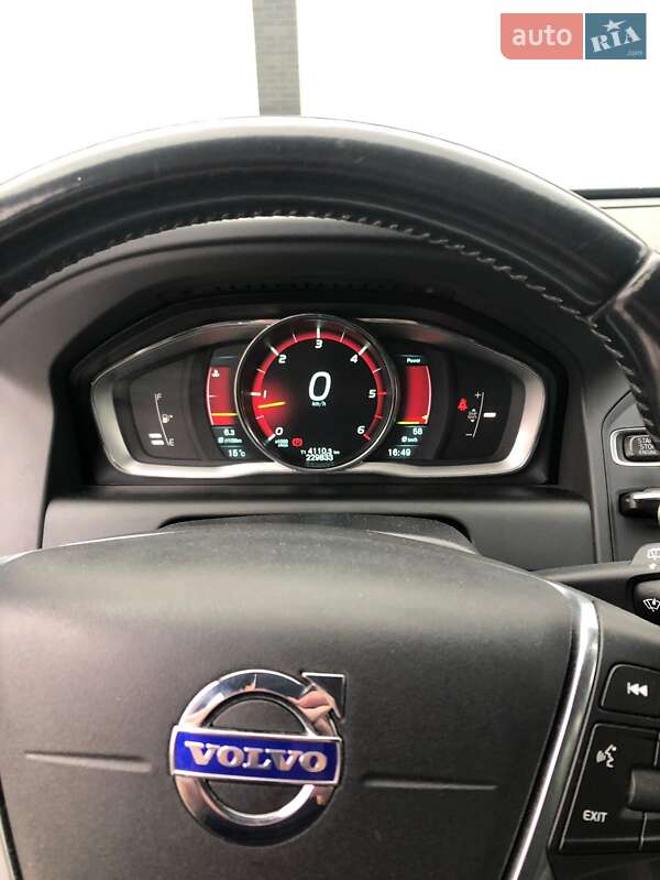 Внедорожник / Кроссовер Volvo XC60 2014 в Светловодске