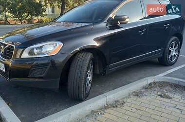 Внедорожник / Кроссовер Volvo XC60 2012 в 