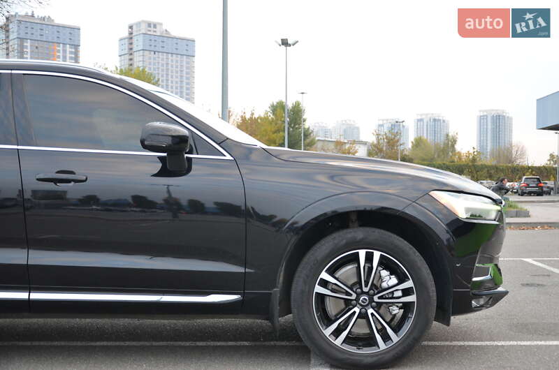 Внедорожник / Кроссовер Volvo XC60 2018 в Киеве
