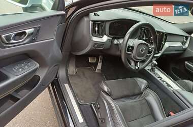 Позашляховик / Кросовер Volvo XC60 2019 в 