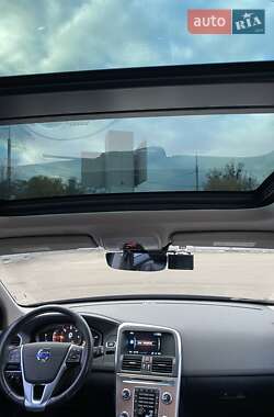 Внедорожник / Кроссовер Volvo XC60 2016 в 
