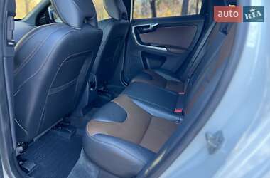 Внедорожник / Кроссовер Volvo XC60 2015 в 