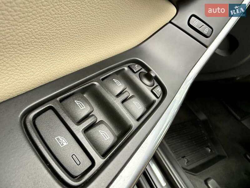 Внедорожник / Кроссовер Volvo XC60 2015 в Одессе