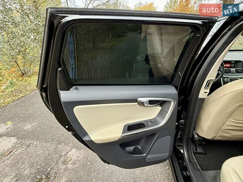 Внедорожник / Кроссовер Volvo XC60 2015 в Одессе