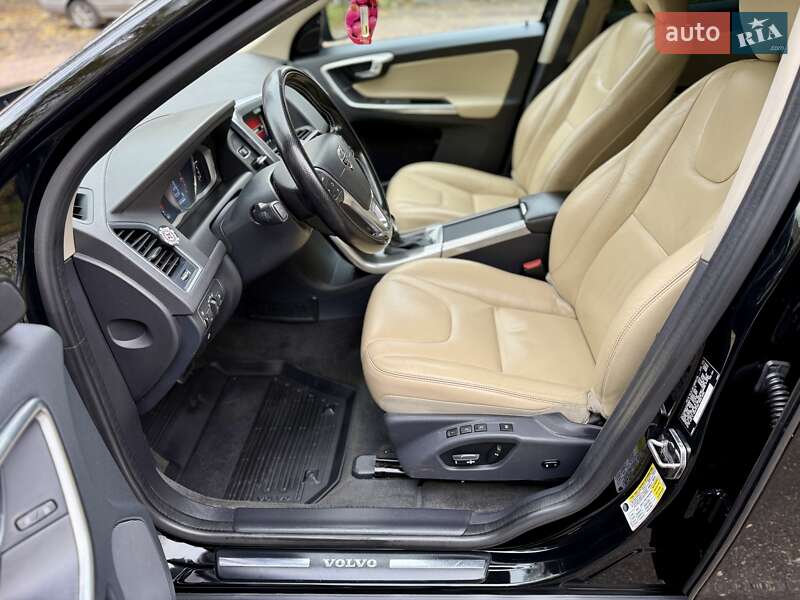 Внедорожник / Кроссовер Volvo XC60 2015 в Одессе