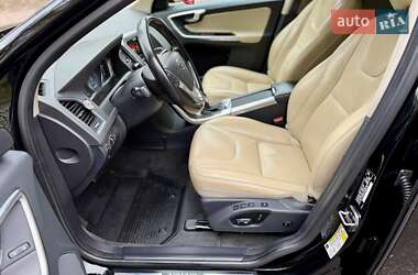 Внедорожник / Кроссовер Volvo XC60 2015 в 