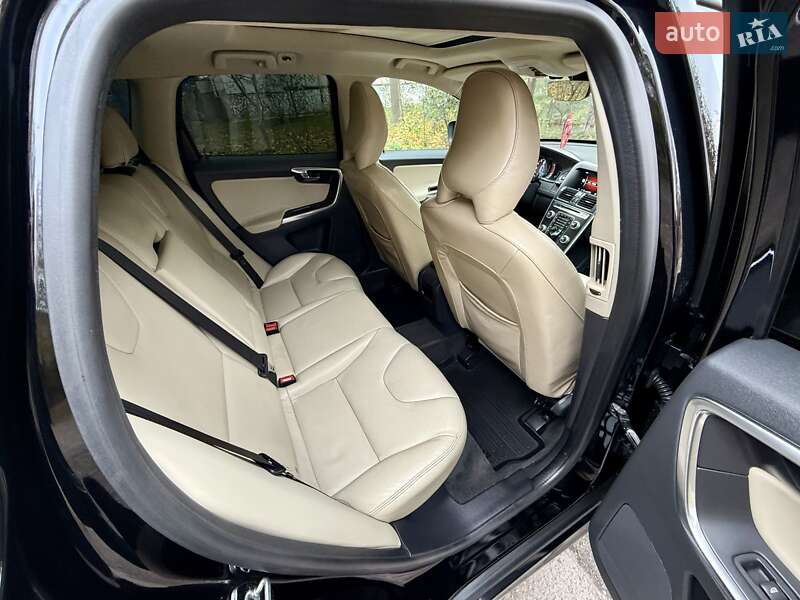 Внедорожник / Кроссовер Volvo XC60 2015 в Одессе